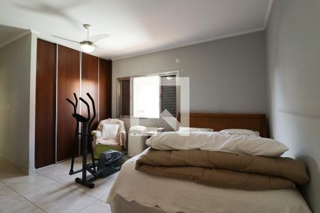 Casa à venda com 275m², 5 quartos e 5 vagasSuíte