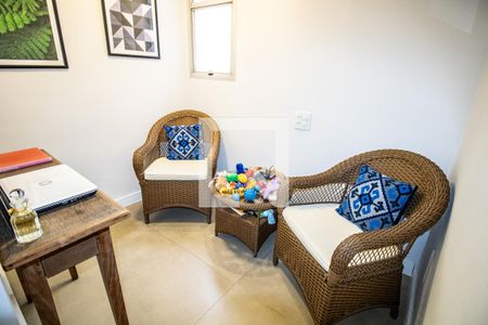 Apartamento à venda com 77m², 2 quartos e 1 vagaEscritorio