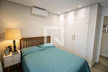 Apartamento à venda com 77m², 2 quartos e 1 vagaQuarto 2- detalhe armário