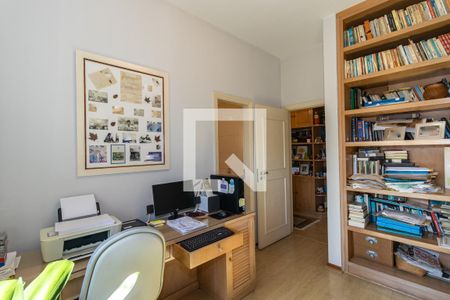 Apartamento à venda com 242m², 4 quartos e 4 vagasSuíte 1