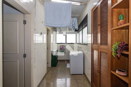 Apartamento à venda com 242m², 4 quartos e 4 vagasÁrea de serviço