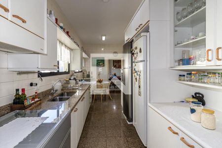 Apartamento à venda com 242m², 4 quartos e 4 vagasCozinha
