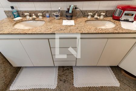 Apartamento à venda com 242m², 4 quartos e 4 vagasSuíte 4