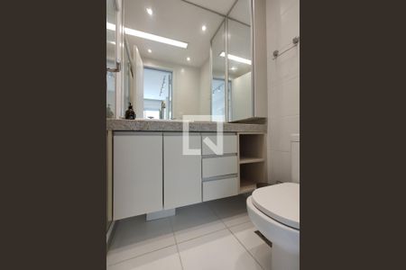 Apartamento à venda com 78m², 2 quartos e 1 vagaBanheiro da Suíte