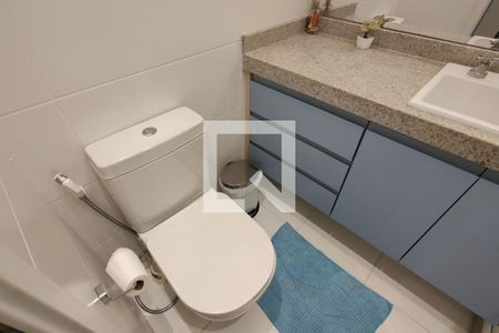 Apartamento à venda com 78m², 2 quartos e 1 vaga Apartamento à venda com 78m², 2 quartos e 1 vagaBanheiro Social