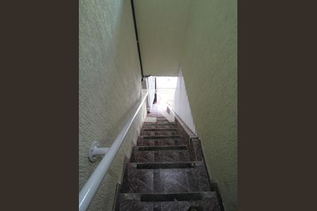 Escada de casa para alugar com 1 quarto, 120m² em Vila Gustavo, São Paulo