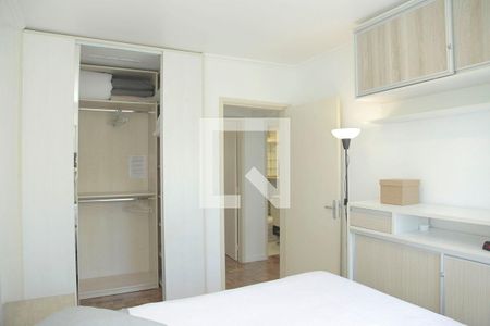 Quarto 1 de apartamento para alugar com 2 quartos, 54m² em Mont Serrat, Porto Alegre