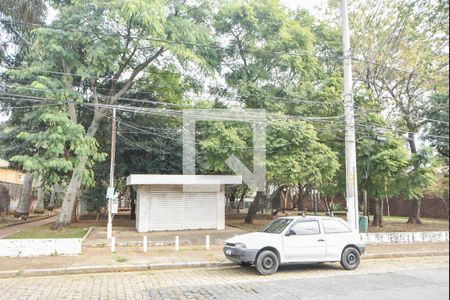 Casa à venda com 200m², 4 quartos e 2 vagasPraça em frente da casa 