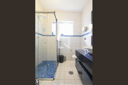 Casa à venda com 200m², 4 quartos e 2 vagasBanheiro 01