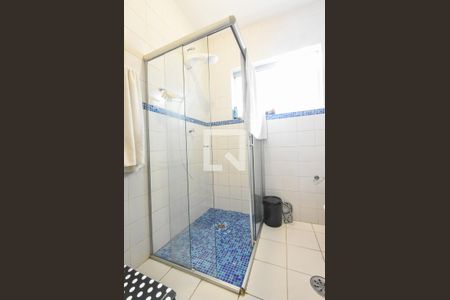 Casa à venda com 200m², 4 quartos e 2 vagasBanheiro 01
