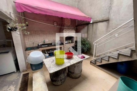 Casa à venda com 200m², 4 quartos e 4 vagas Casa à venda com 200m², 4 quartos e 4 vagasChurrasqueira/Lavanderia