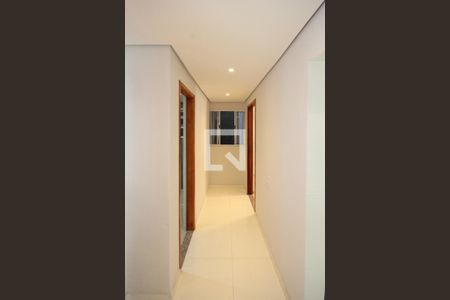 Corredor de apartamento para alugar com 1 quarto, 55m² em Jardim Santa Adélia, São Paulo