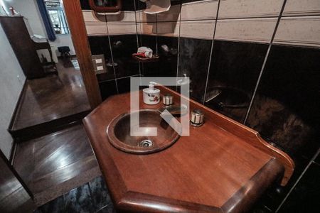 Casa à venda com 320m², 3 quartos e 2 vagasLavabo