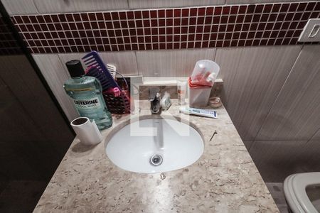 Casa à venda com 320m², 3 quartos e 2 vagasBanheiro suíte