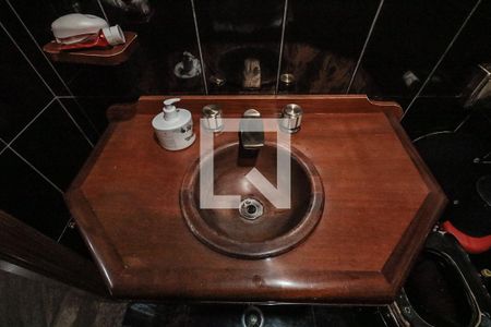 Casa à venda com 320m², 3 quartos e 2 vagasLavabo