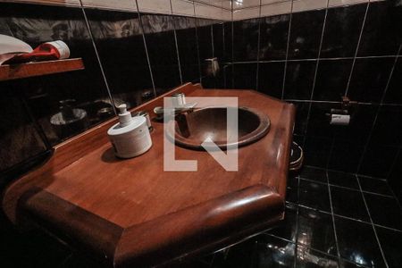 Casa à venda com 320m², 3 quartos e 2 vagasLavabo