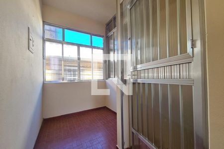 Apartamento à venda com 63m², 2 quartos e sem vagaVaranda entrada