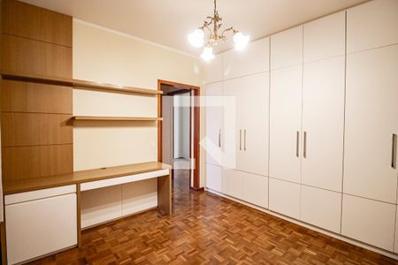 Casa à venda com 349m², 4 quartos e 3 vagasQuarto 03 Suíte Segundo Andar