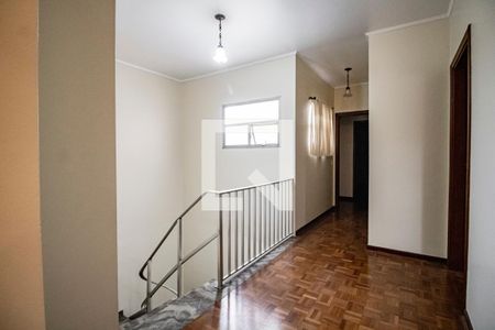 Casa à venda com 349m², 4 quartos e 3 vagasCorredor dos Quartos Segundo Andar