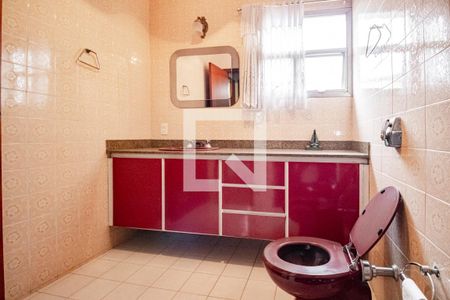 Casa à venda com 349m², 4 quartos e 3 vagasBanheiro 02 da Suíte do Segundo Andar