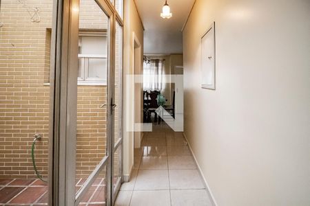 Casa à venda com 349m², 4 quartos e 3 vagasCorredor Primeiro Andar