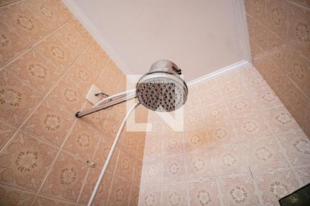 Casa à venda com 349m², 4 quartos e 3 vagasBanheiro 02 da Suíte do Segundo Andar - Chuveiro