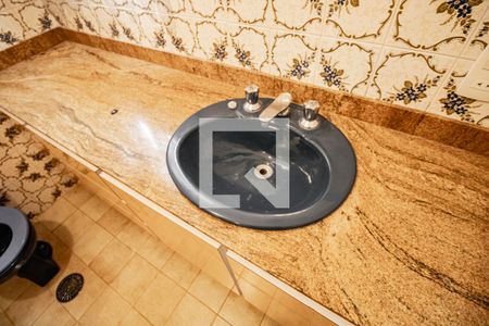 Casa à venda com 349m², 4 quartos e 3 vagasBanheiro 01 Segundo Andar - Torneira