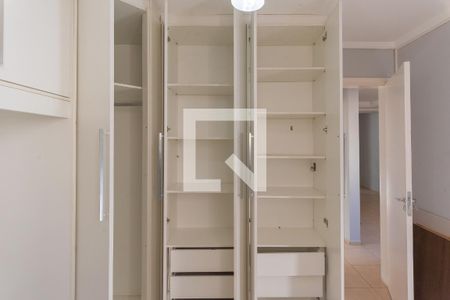 Quarto 1 - Armários de apartamento à venda com 2 quartos, 47m² em Loteamento Parque São Martinho, Campinas
