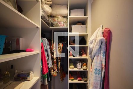 Apartamento à venda com 107m², 3 quartos e 2 vagasArmário da suíte