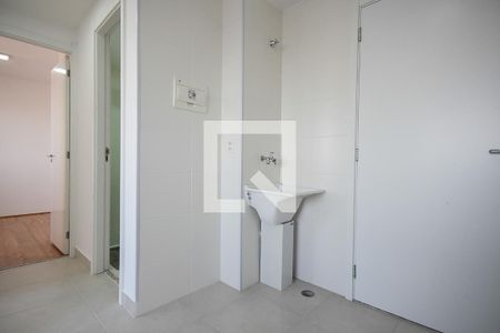 Área de serviço de apartamento para alugar com 2 quartos, 40m² em Parque Munhoz, São Paulo