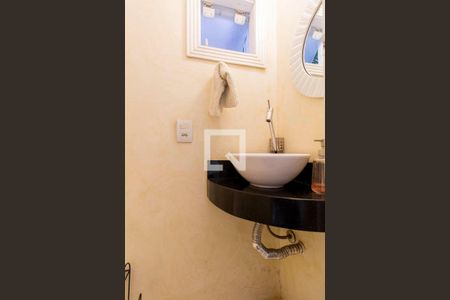 Lavabo de casa para alugar com 3 quartos, 156m² em Cidade Antônio Estevão de Carvalho, São Paulo