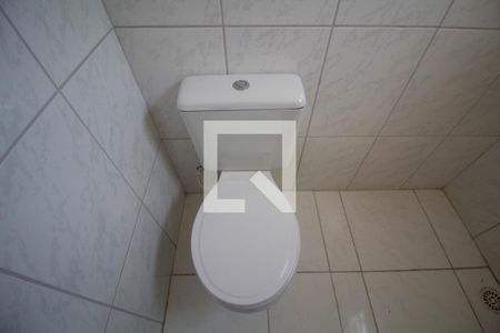 Casa de condomínio à venda com 55m², 2 quartos e 1 vaga Casa de condomínio à venda com 55m², 2 quartos e 1 vagaBanheiro da Suíte 2