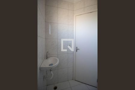 Casa de condomínio à venda com 55m², 2 quartos e 1 vaga Casa de condomínio à venda com 55m², 2 quartos e 1 vagaBanheiro da Suíte 2