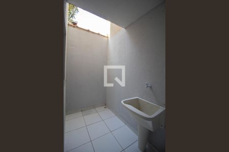 Casa de condomínio à venda com 55m², 2 quartos e 1 vaga Casa de condomínio à venda com 55m², 2 quartos e 1 vagaÁrea de Serviço