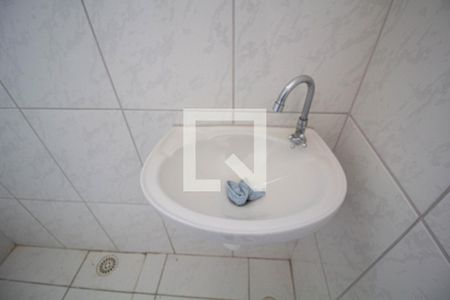 Casa de condomínio à venda com 55m², 2 quartos e 1 vaga Casa de condomínio à venda com 55m², 2 quartos e 1 vagaBanheiro da Suíte 2