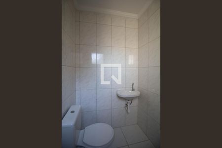 Casa de condomínio à venda com 55m², 2 quartos e 1 vaga Casa de condomínio à venda com 55m², 2 quartos e 1 vagaBanheiro da Suíte 1