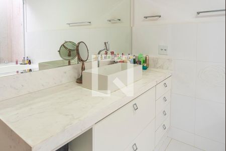 Casa à venda com 313m², 3 quartos e 3 vagasBanheiro do quarto 3