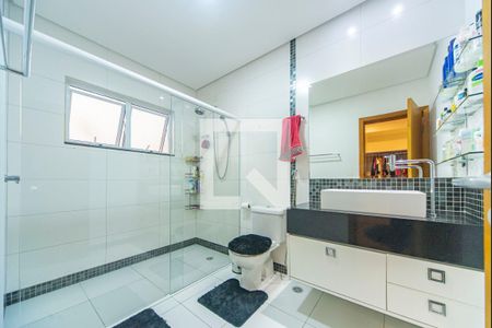 Casa à venda com 313m², 3 quartos e 3 vagasBanheiro do Quarto 1