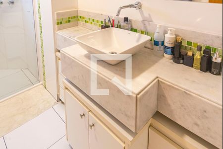 Casa à venda com 313m², 3 quartos e 3 vagasBanheiro do Quarto 2