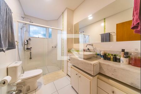 Casa à venda com 313m², 3 quartos e 3 vagasBanheiro do Quarto 2