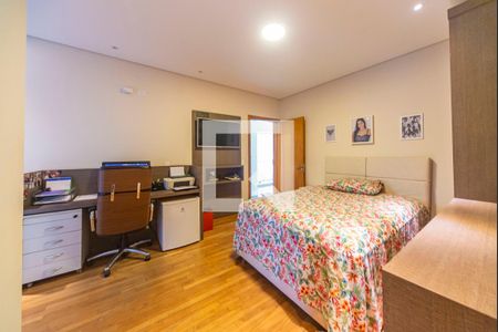 Casa à venda com 313m², 3 quartos e 3 vagasQuarto 2