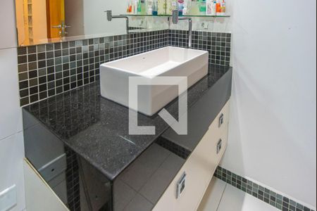 Casa à venda com 313m², 3 quartos e 3 vagasBanheiro do Quarto 1