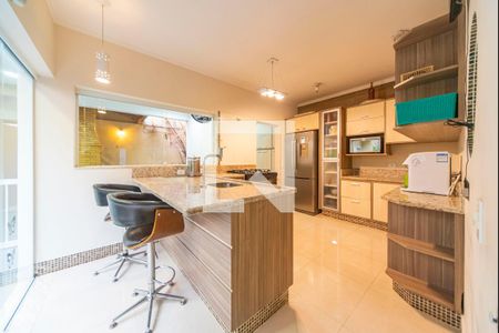 Casa à venda com 313m², 3 quartos e 3 vagasCozinha 