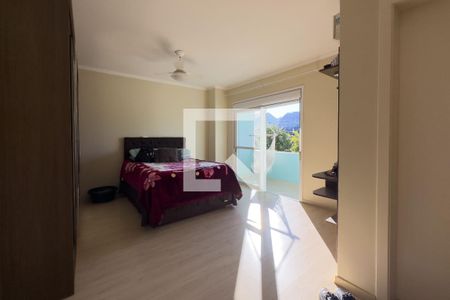 Casa à venda com 164m², 3 quartos e 2 vagasSuíte