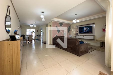 Sala de casa à venda com 3 quartos, 164m² em Hípica, Porto Alegre