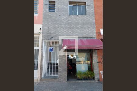 Casa para alugar com 100m², 3 quartos e sem vaga Casa para alugar com 100m², 3 quartos e sem vagaFachada