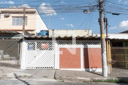 Casa à venda com 154m², 3 quartos e 3 vagas Casa à venda com 154m², 3 quartos e 3 vagasFachada