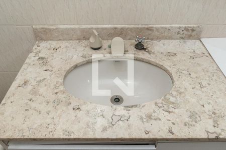 Casa à venda com 154m², 3 quartos e 3 vagas Casa à venda com 154m², 3 quartos e 3 vagasBanheiro da Suíte