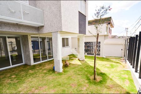 Apartamento à venda com 64m², 2 quartos e 2 vagasEntrada