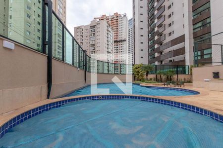 Apartamento à venda com 134m², 4 quartos e 3 vagas Apartamento à venda com 134m², 4 quartos e 3 vagasÁrea comum - Piscina